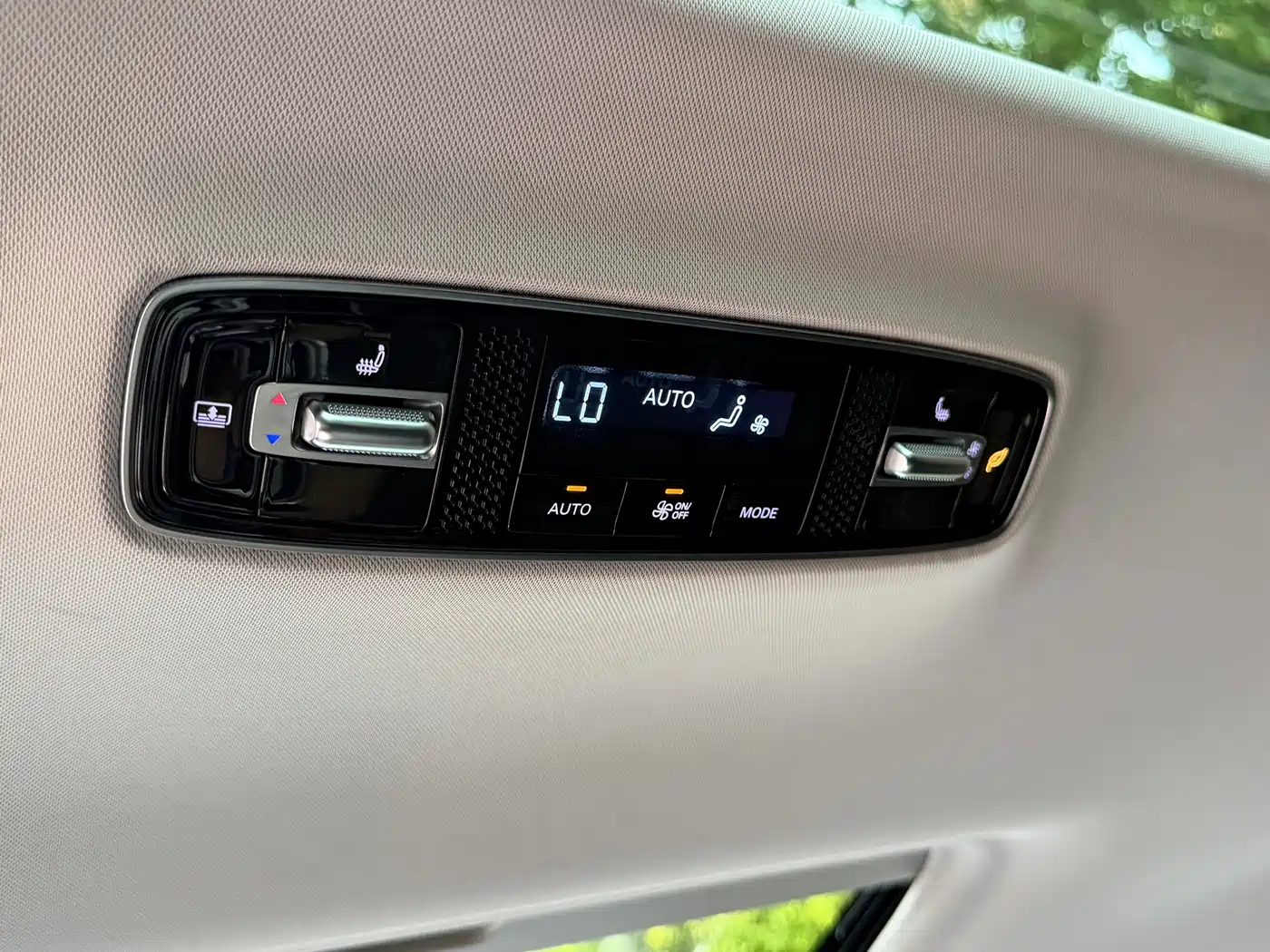 Roewe iMAX8 2021 2021 400TGI Flagship