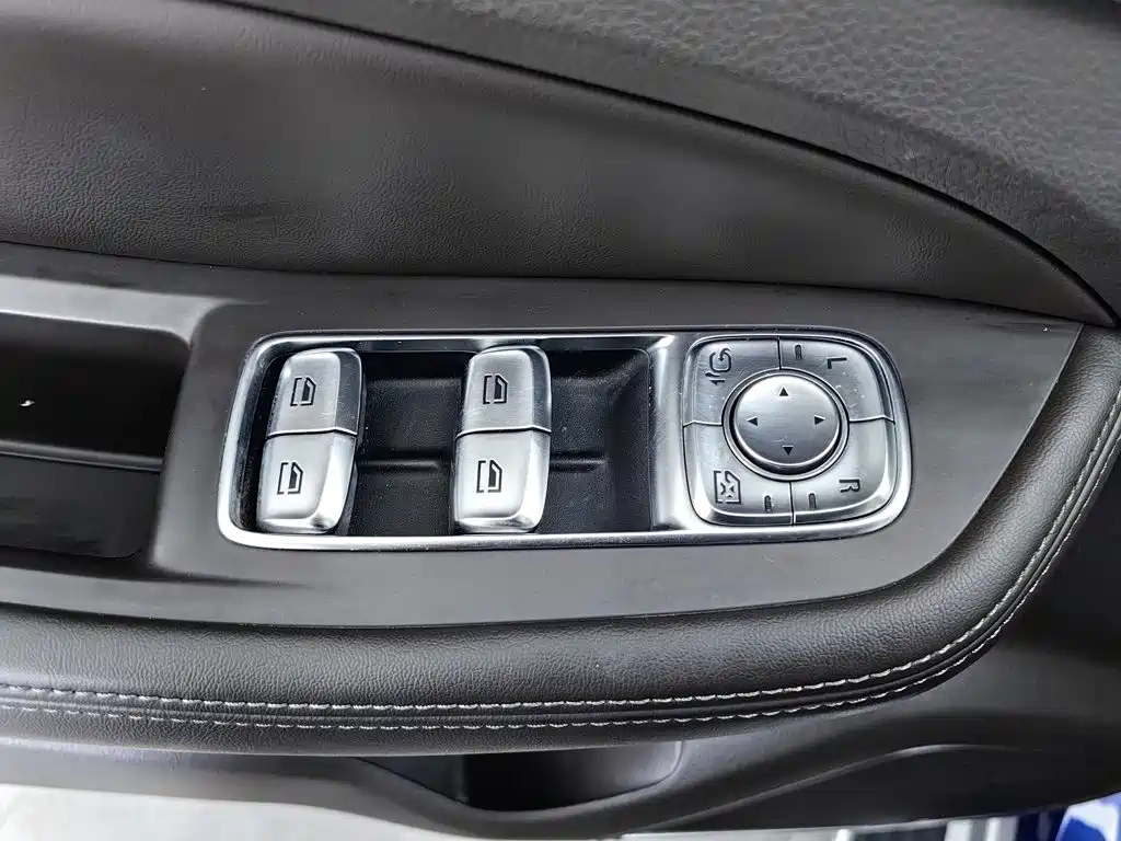 Roewe RX8 2019 2018 30T Intelligent Internet 4WD Supreme Edition