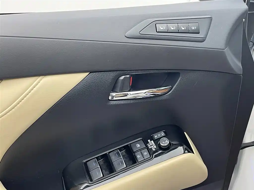 Toyota Alphard 2021 Hybrid 2.5L Luxury фото 9