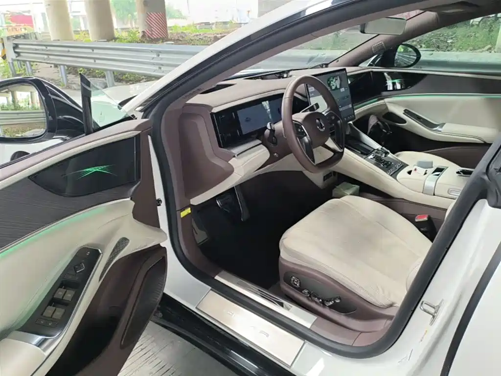 Denza Z9GT 2024 1100 AWD Ultra Edition фото 16