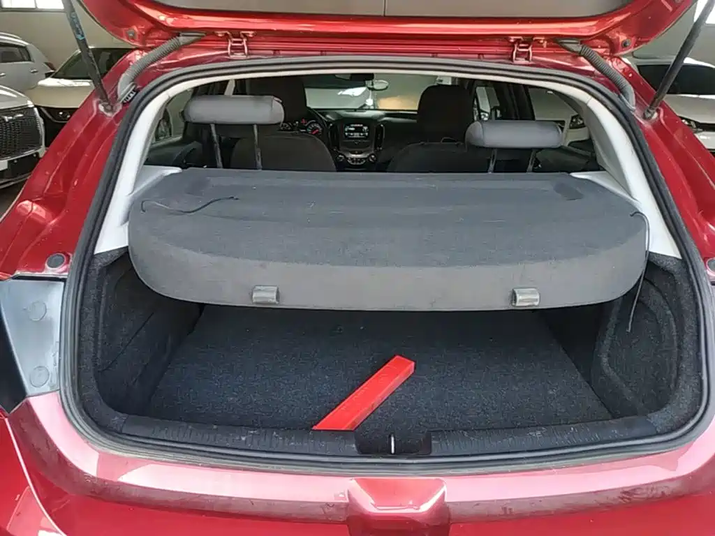 Chevrolet Cruze 2018 2017 1.5L Hatchback Auto Pioneer Sunroof