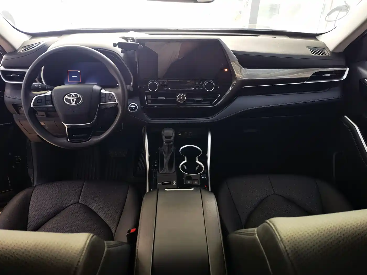 Toyota Highlander 2024 2.5L Smart Hybrid 4WD Elite 7-seater фото 8