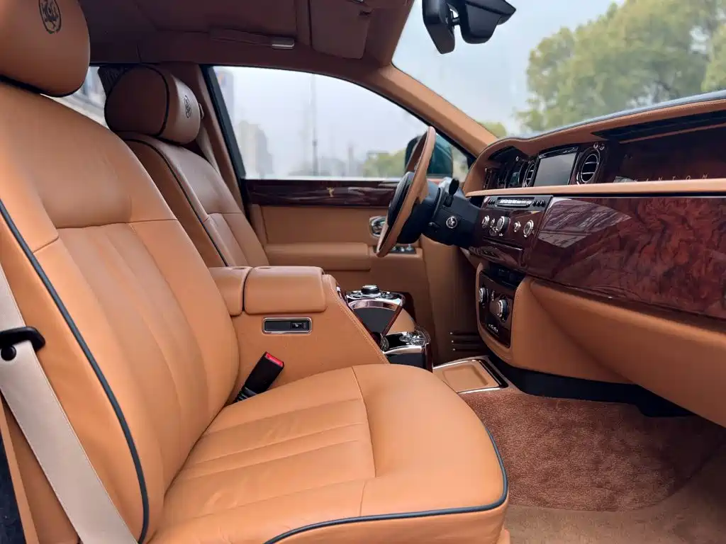 Rolls-Royce Phantom 2014 2013 6.7L Extended Wheelbase (EWB)