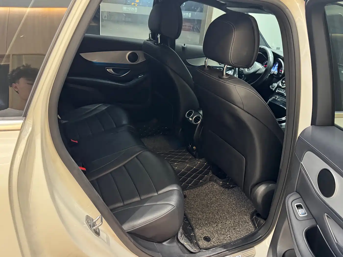 Mercedes-Benz GLC 2019 Model GLC 200 L 4MATIC фото 17