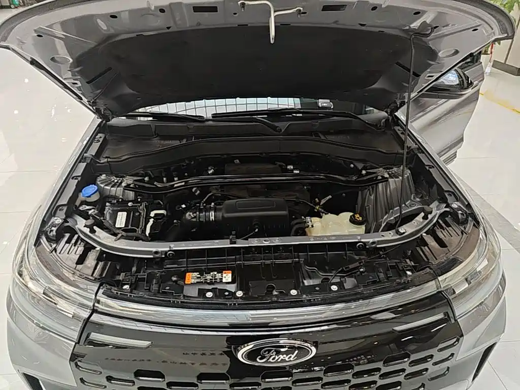 Фото 20 - Ford Explorer