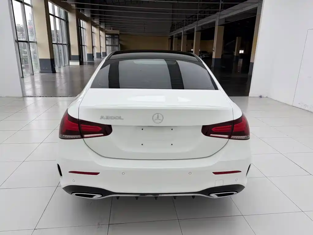 صورة 7 - Mercedes-Benz A-Class