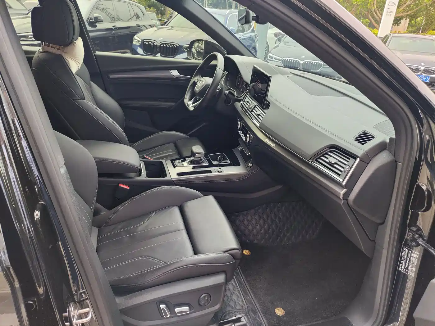Audi Q5L 2024 Model 40 TFSI Luxury Dynamic фото 7