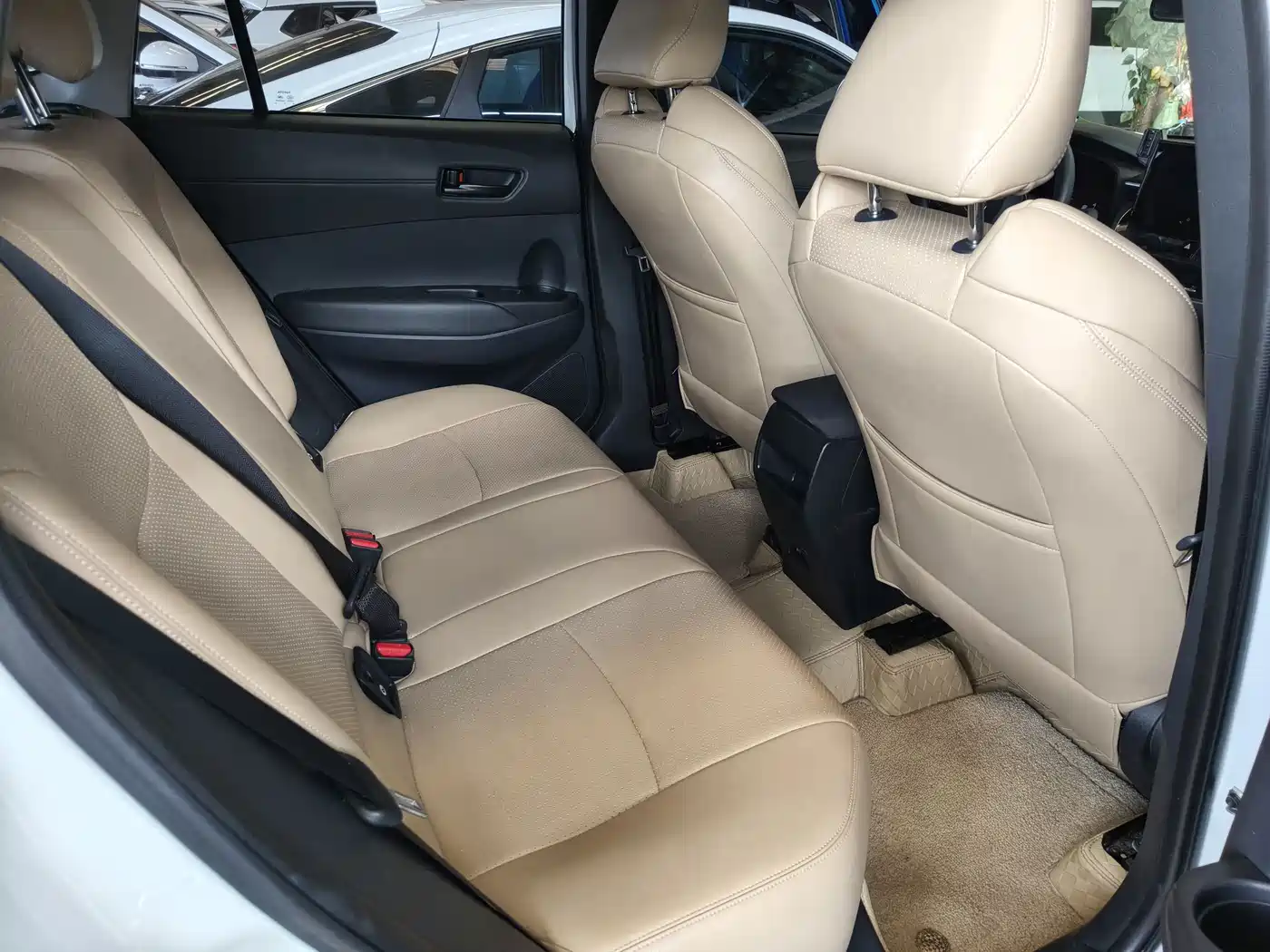 Toyota Frontlander 2024 2.0L CVT Elite Edition фото 7