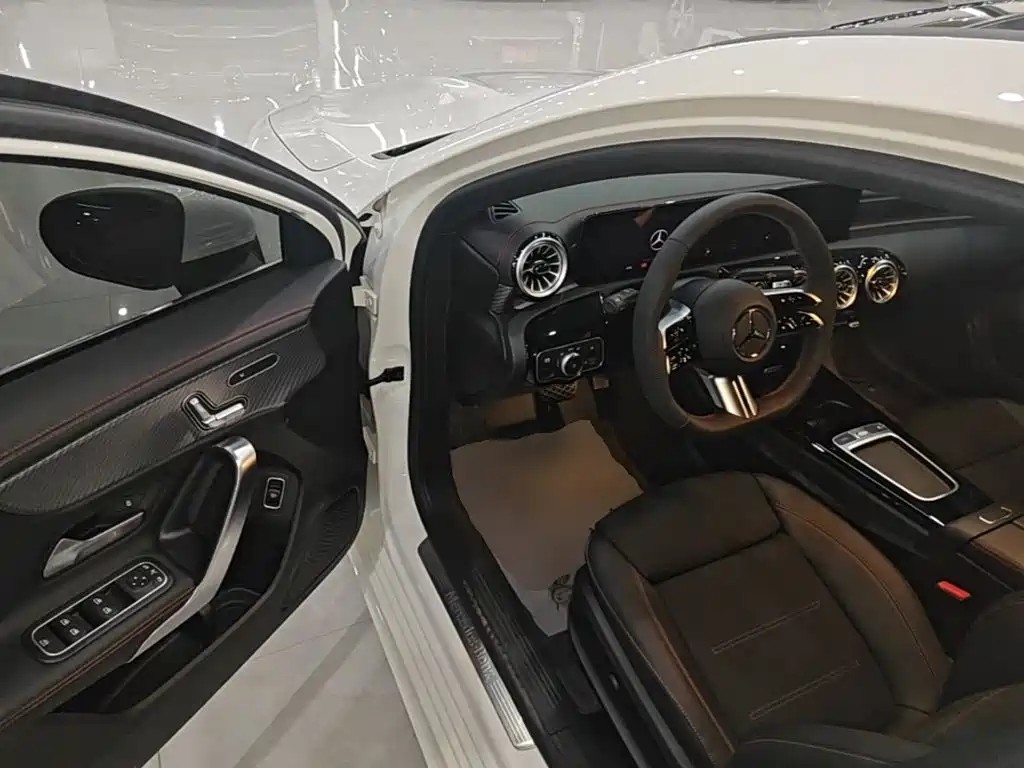 Photo 12 - Mercedes-Benz A-Class