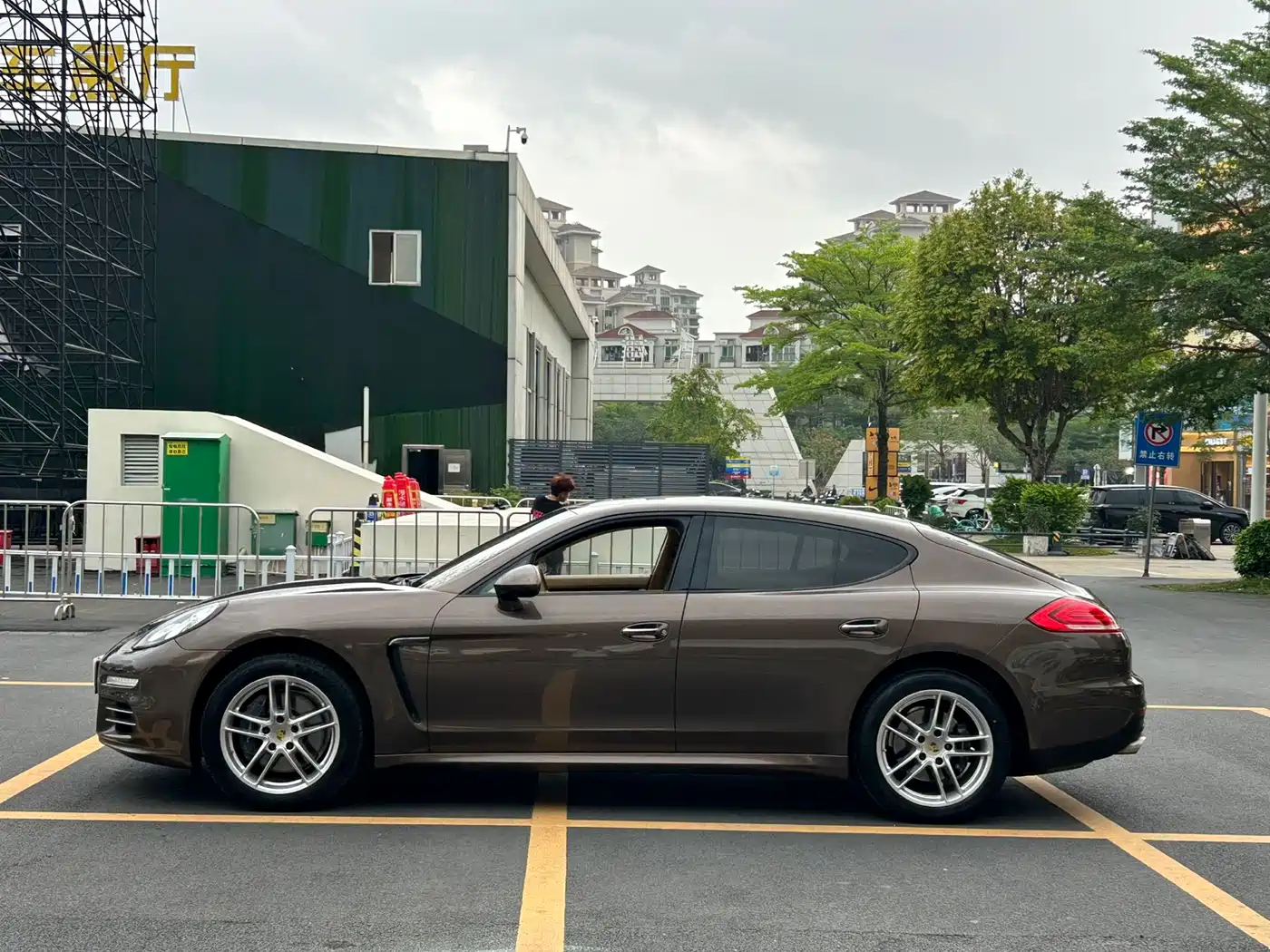 Porsche Panamera 2014 Panamera 3.0T фото 2