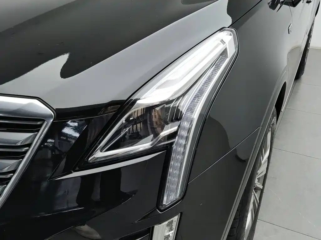 Cadillac XT5 2016 2016 28T AWD Luxury Model