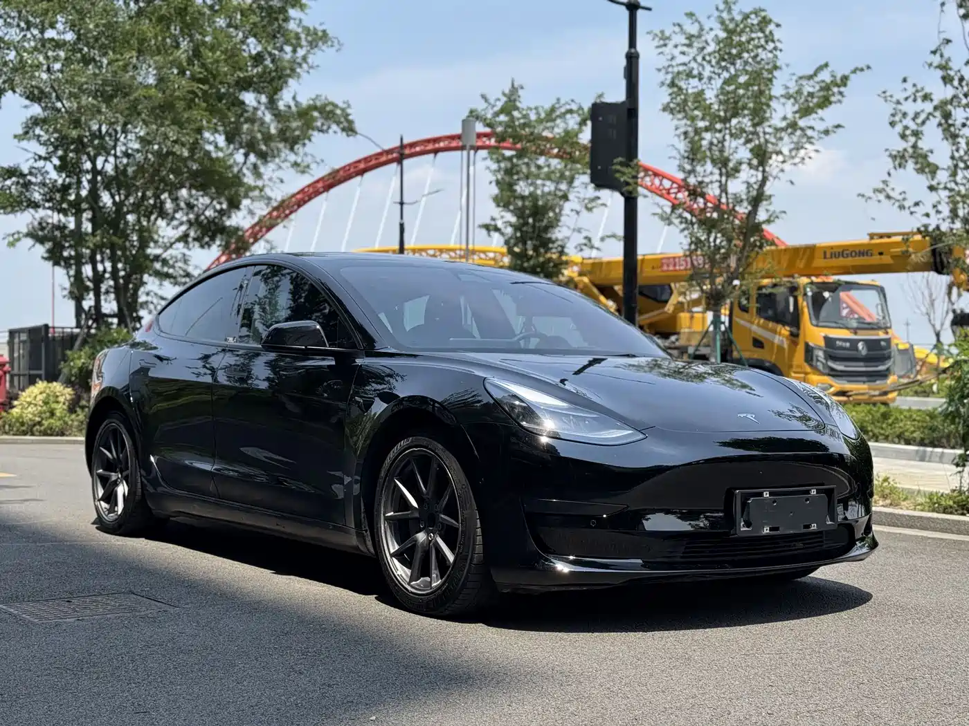TESLA MODEL 3