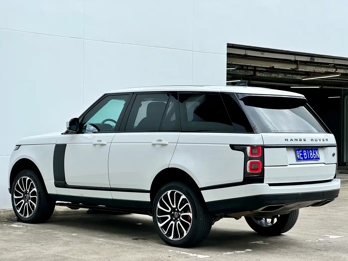 Land Rover Range Rover фото 15