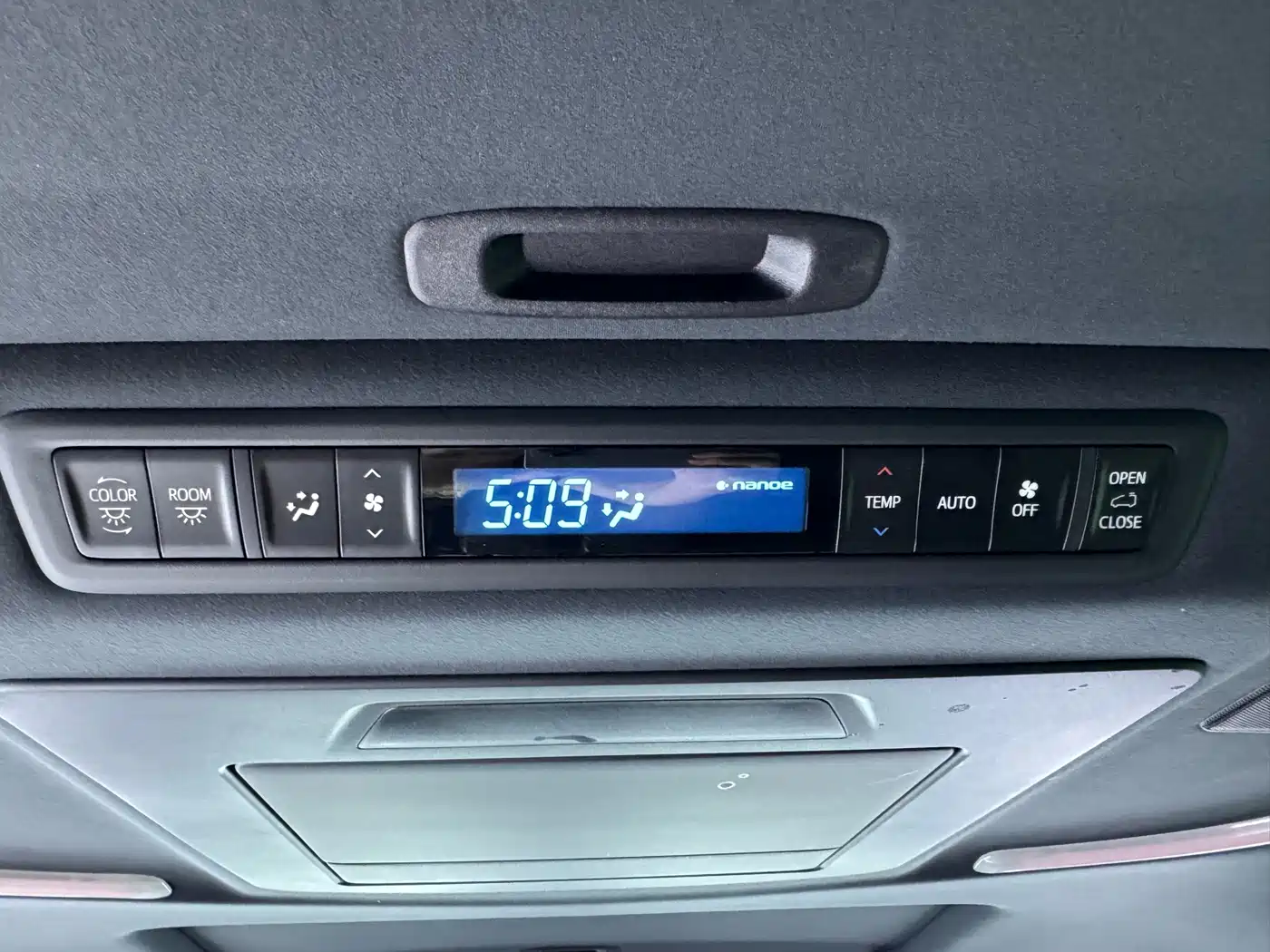 Toyota Vellfire 2022 2021 Crown Hybrid 2.5L HV Supreme Edition