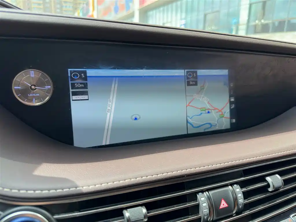 Lexus LS 2018 500h Executive Edition China V фото 25