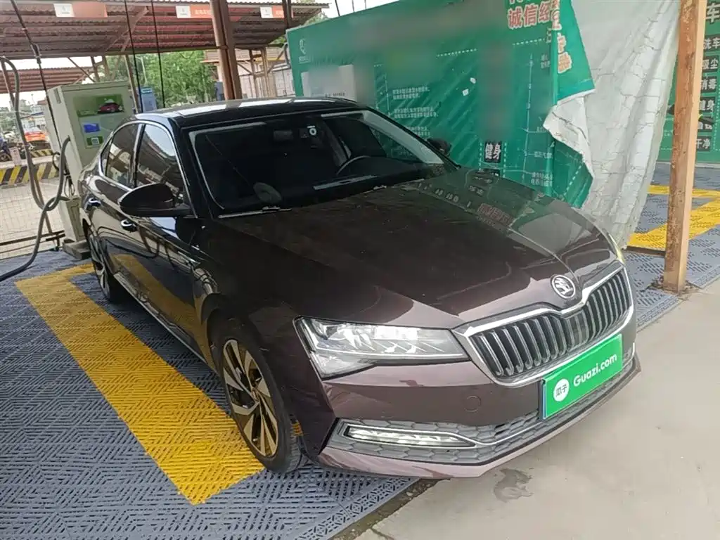 Škoda Superb 2019 TSI330 DSG Luxury Edition фото 4