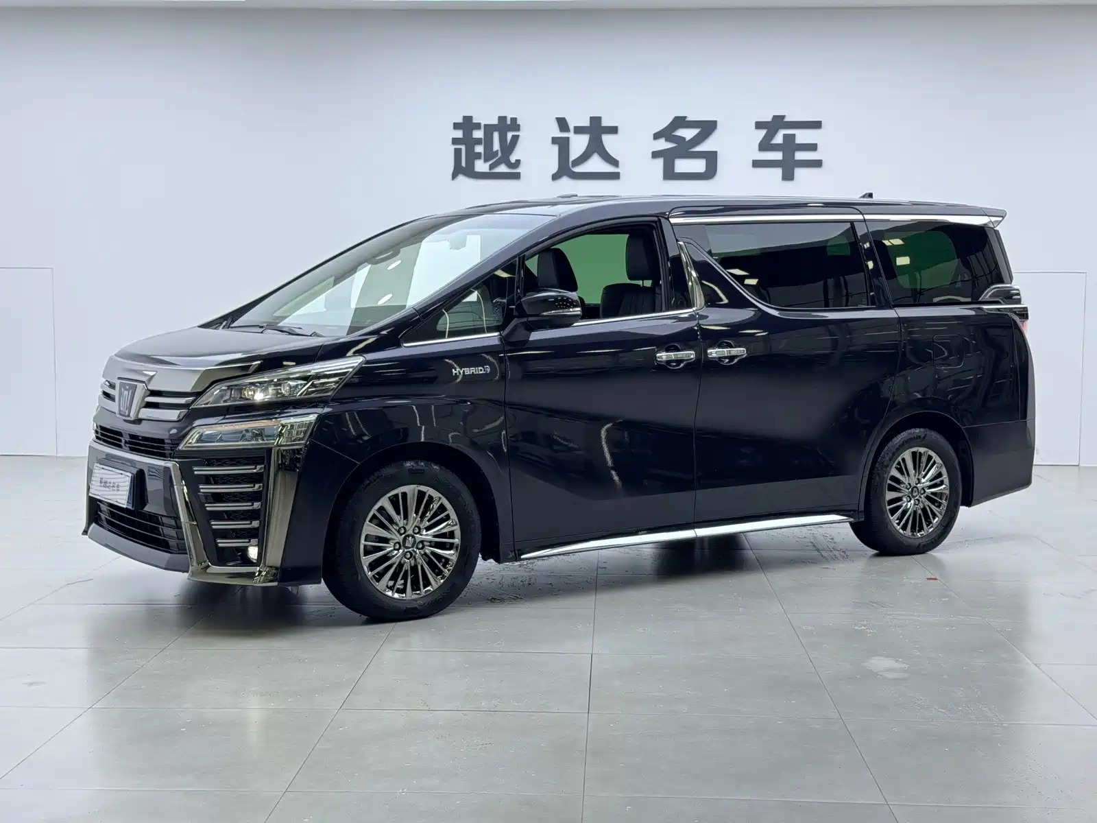 Фото 1 - Toyota Vellfire