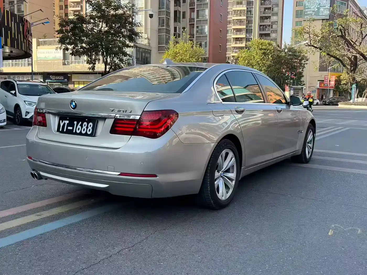 BMW 7 Series 2013 Model 730Li Luxury фото 9