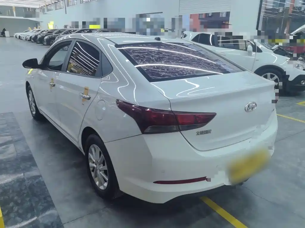 صورة 5 - Hyundai Verna