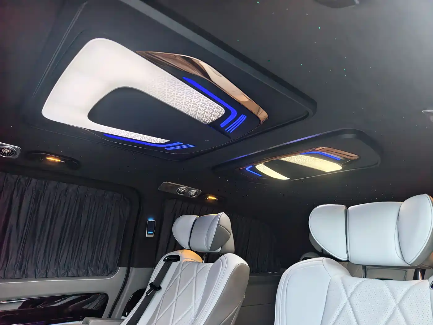 Mercedes-Benz Vito 2023 2.0T Business 7-Seater фото 19
