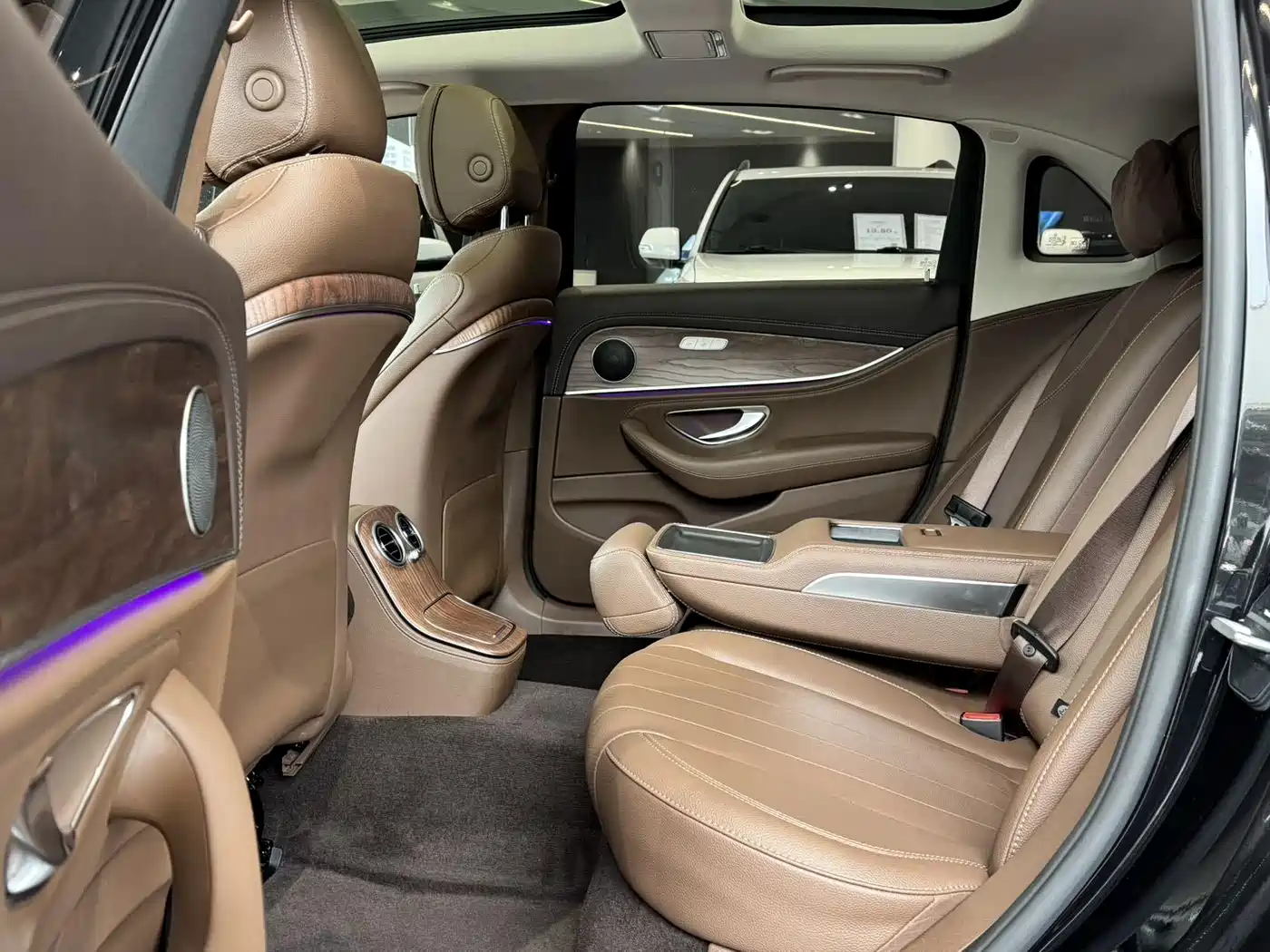 Mercedes-Benz E-Class 2023 E 260 L фото 15