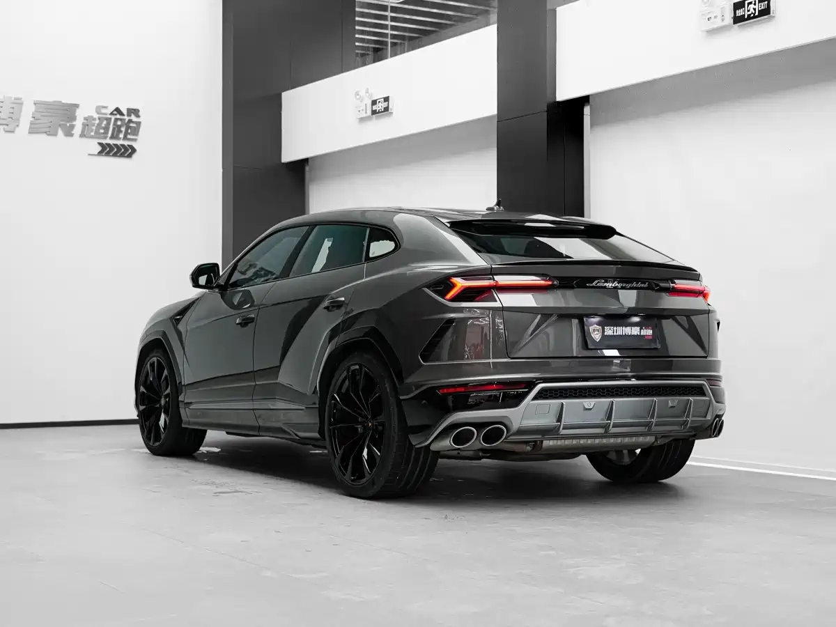 Фото 26 - Lamborghini Urus