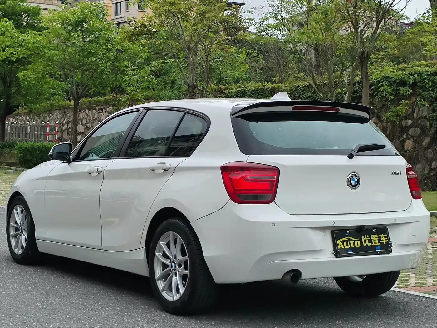 BMW 1 Series (Import) 2013 Facelift 118i Leading Model фото 13