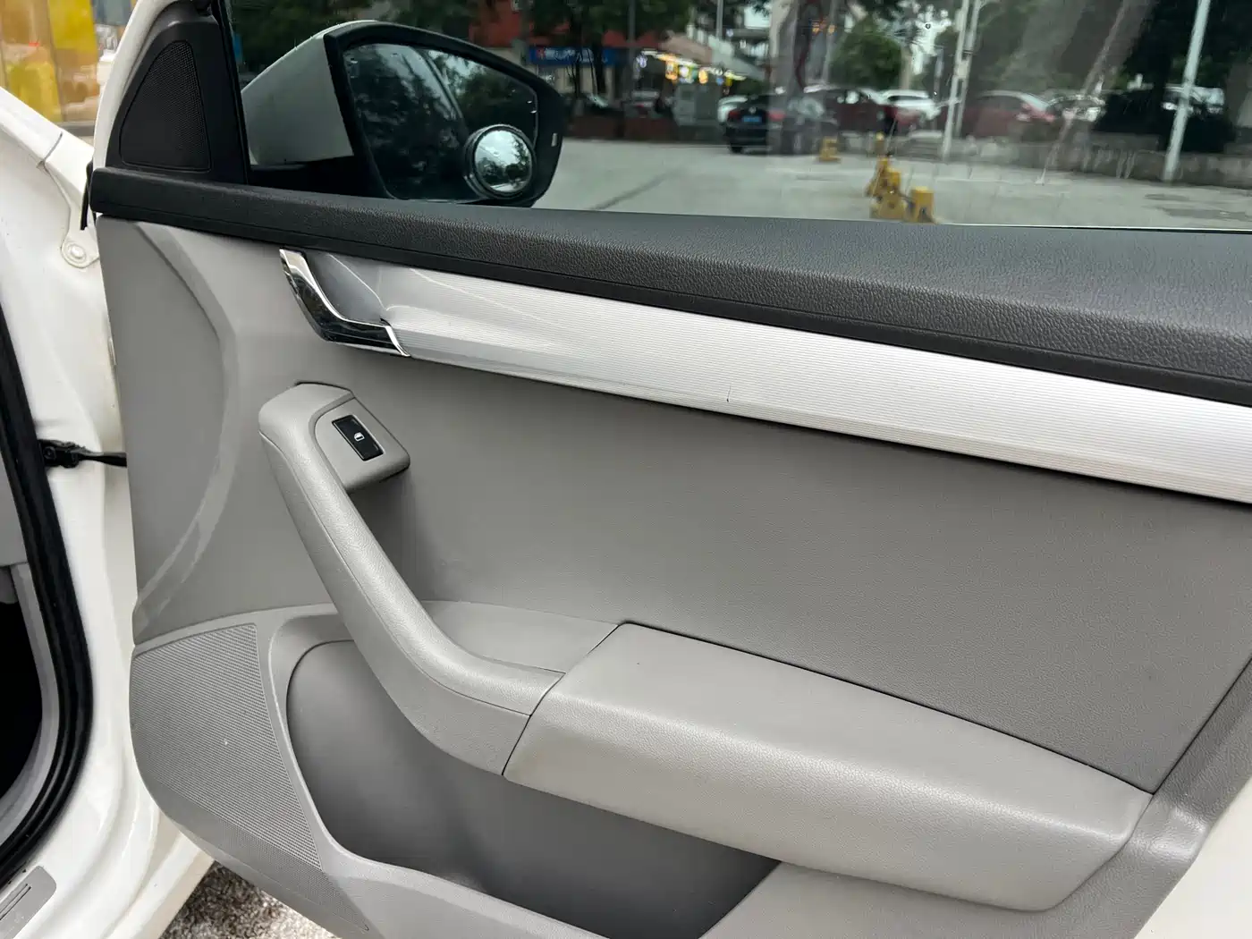 Škoda Octavia 2015 1.6L Automatic逸杰版 фото 17
