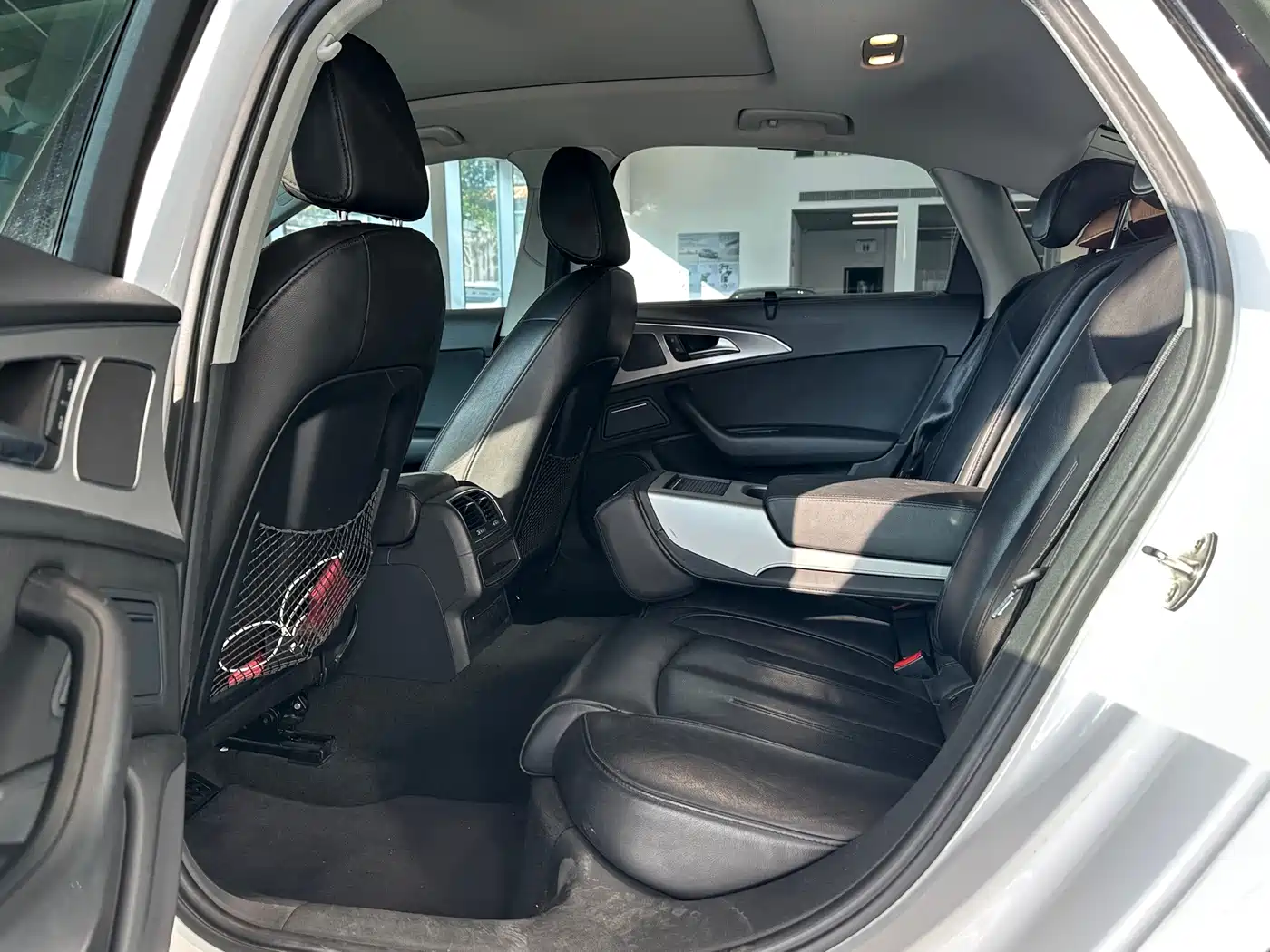 Фото 9 - Audi A6L