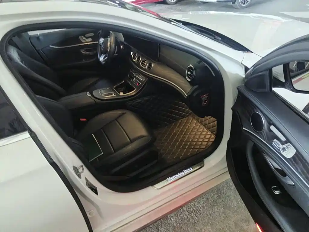 Mercedes-Benz E-Class, миниатюра 13