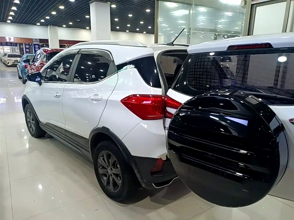 BYD Yuan New Energy 2019 EV360 Smart Connect Edition фото 5