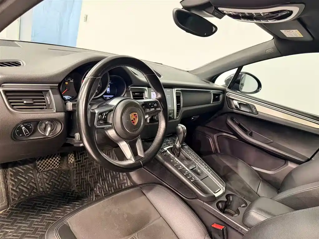 Porsche Macan 2018 Macan 2.0T фото 9