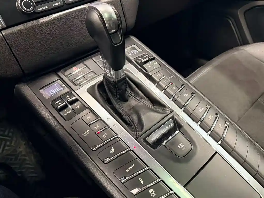 Porsche Macan 2018 Macan 2.0T фото 13