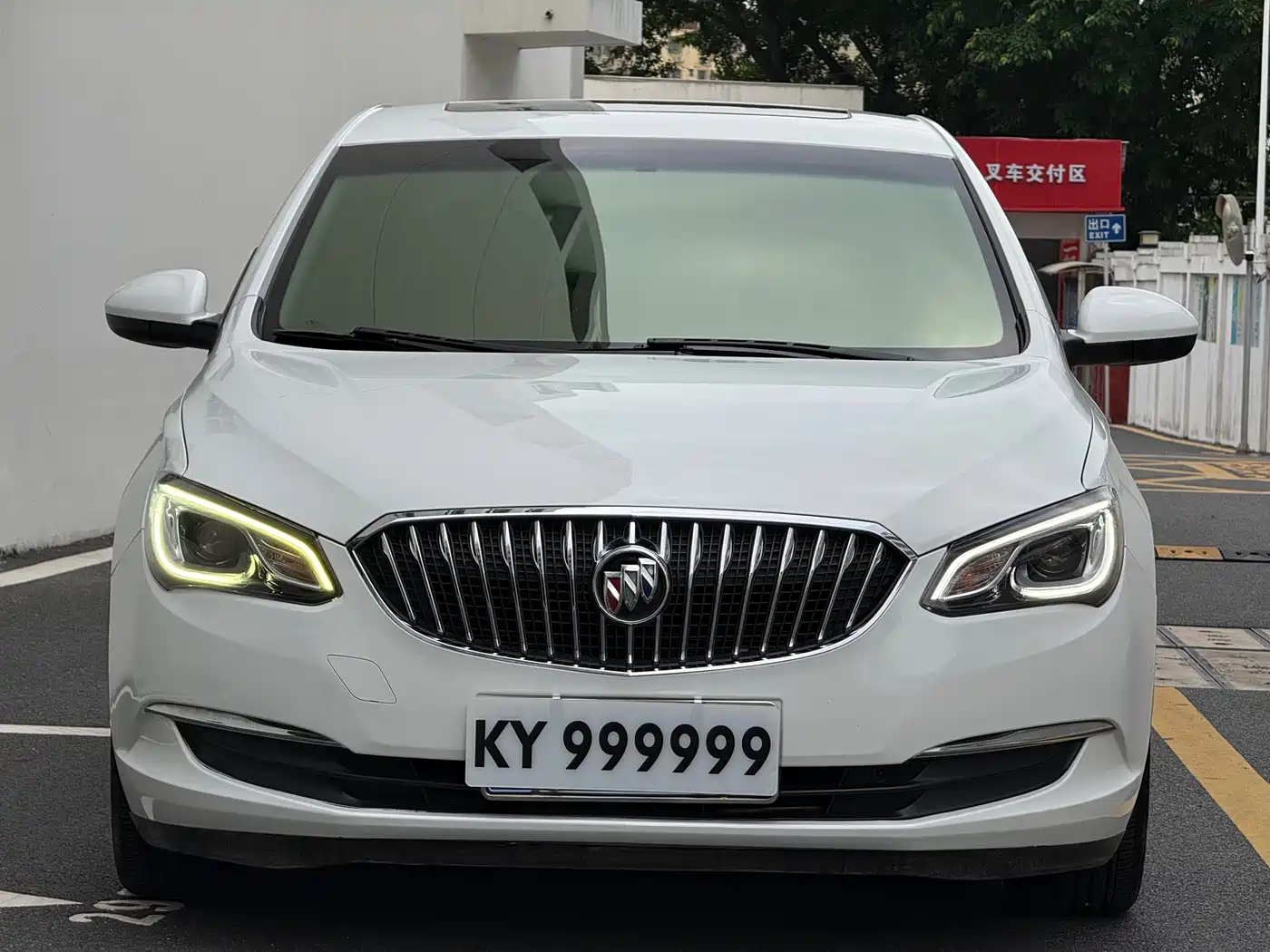 Buick Excelle 2016 Model 15N Automatic Luxury фото 2