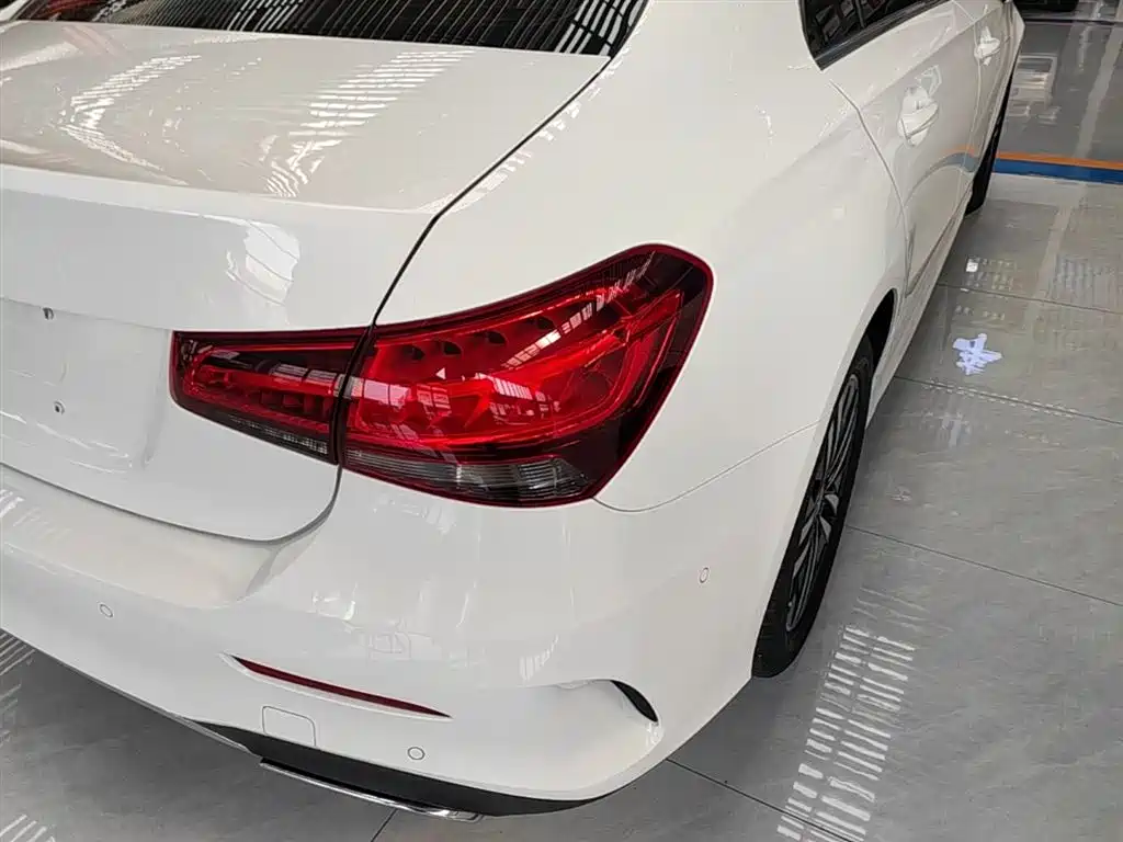 Mercedes-Benz A-Class 2020 A 180 L Sport Sedan фото 8