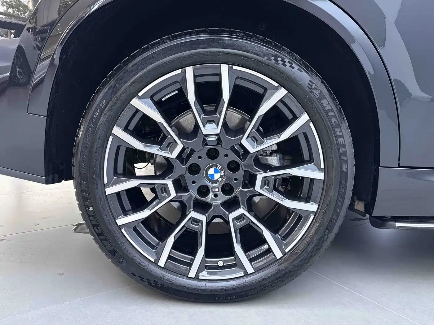 BMW X5 2023 xDrive 40Li M Sport Black Night Package фото 17