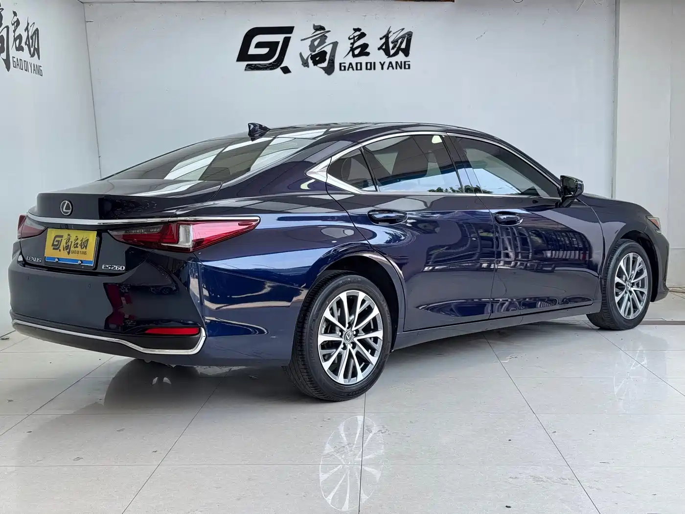 Фото 25 - Lexus ES