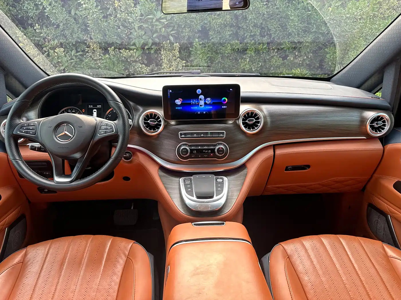 Mercedes-Benz Vito 2024 2.0T Business 7-Seater фото 10