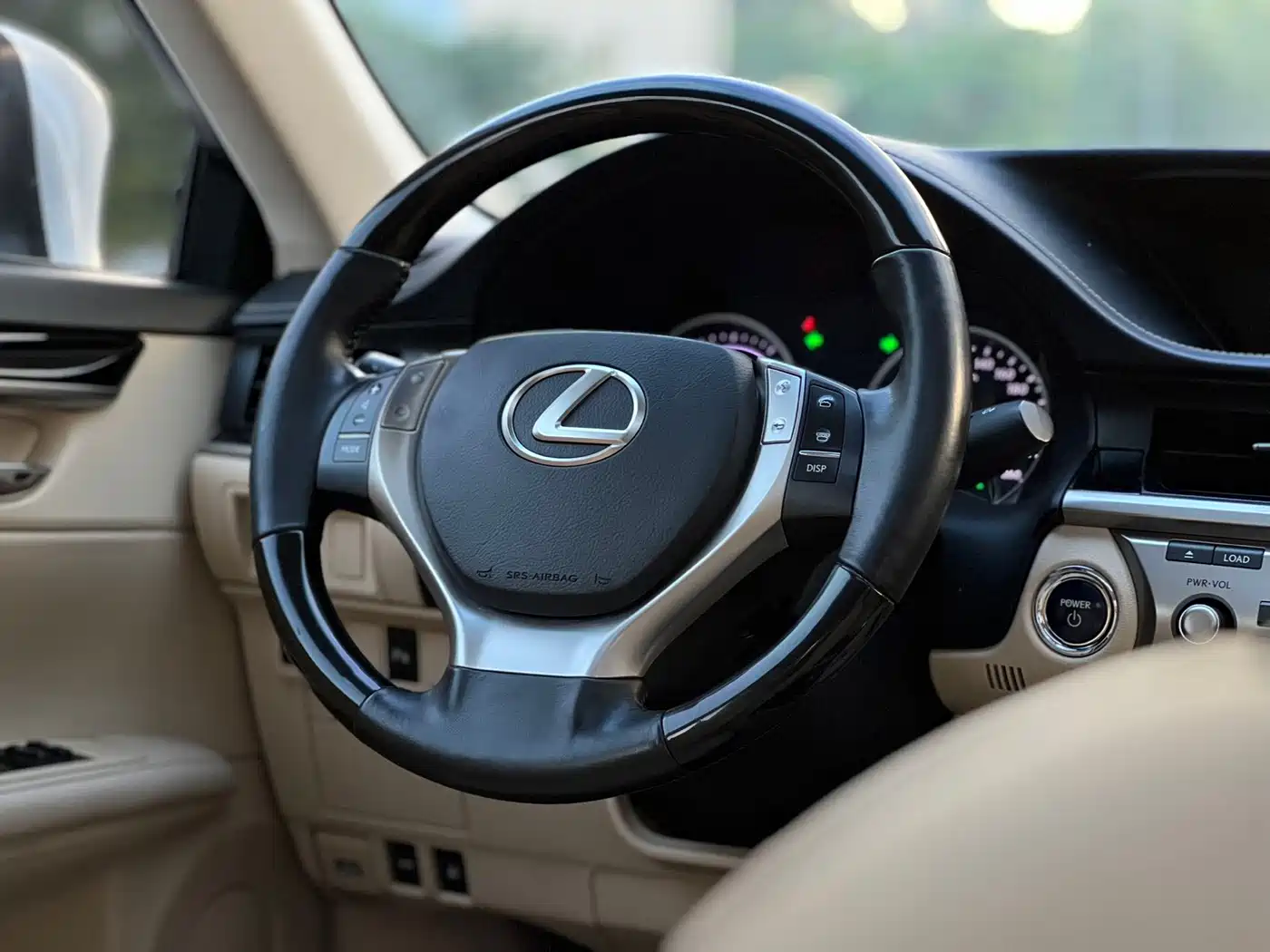 Фото 5 - Lexus ES