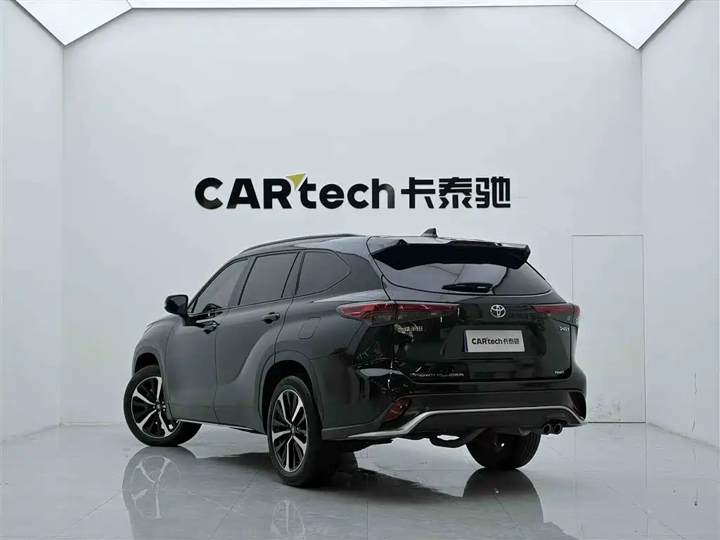 Toyota Crown Kluger 2022 2.0T 4WD Dynamic Edition фото 6