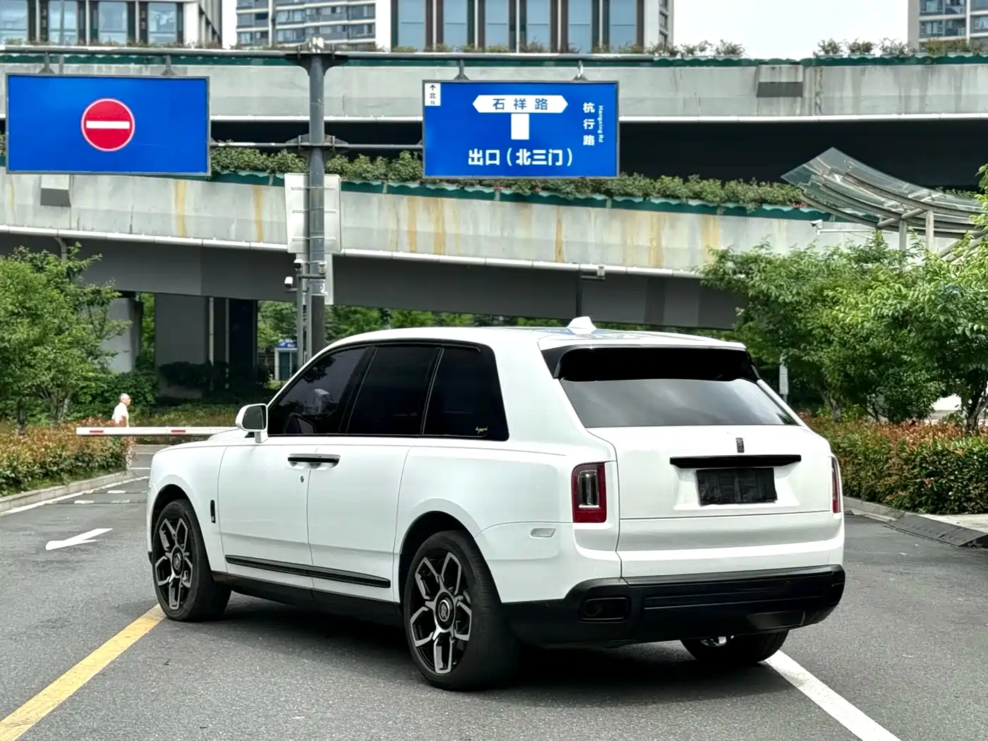 Rolls-Royce Cullinan 2018 4-Seater Version фото 9