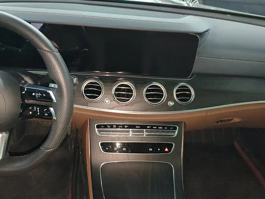 Mercedes-Benz E-Class 2022 E 300 L Sport Luxury фото 13