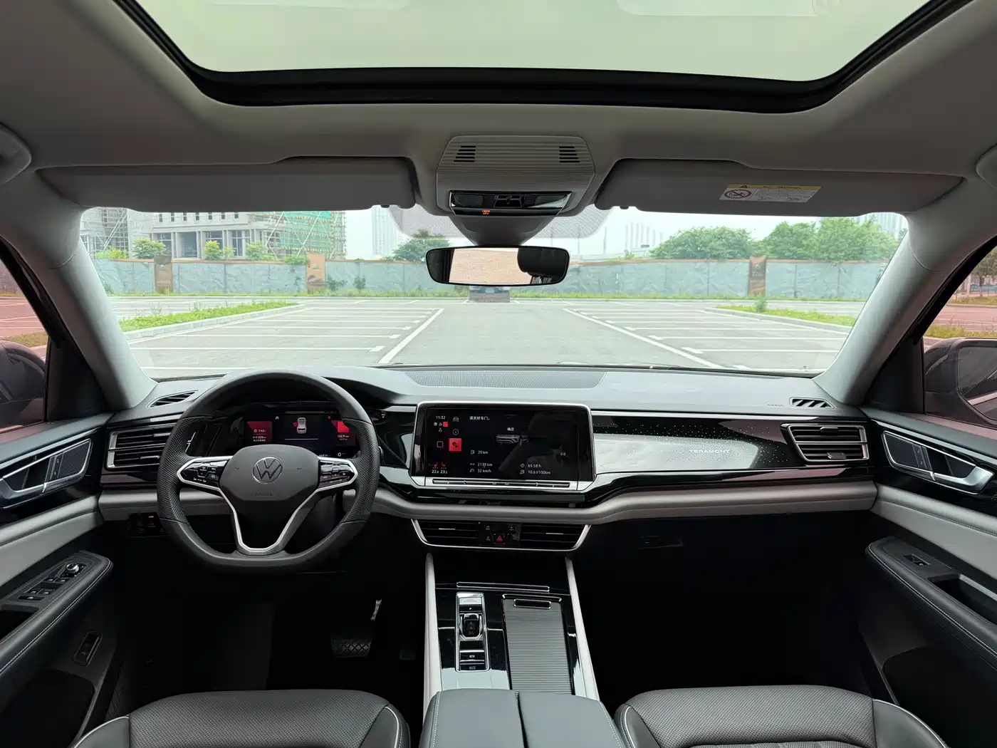 Volkswagen Teramont 2023 330TSI FWD Premium Luxury Edition фото 7