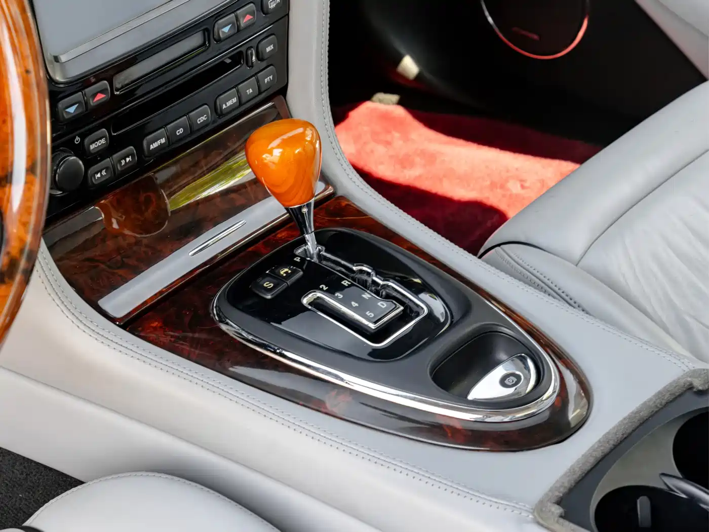 Фото 6 - Jaguar XJ