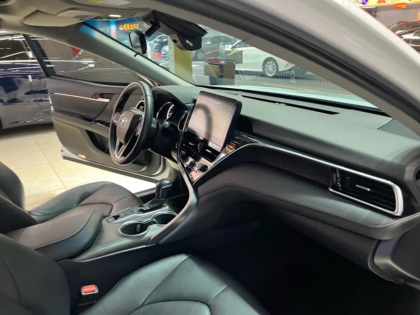 Toyota Camry 2021 2.0G Luxury Edition фото 14