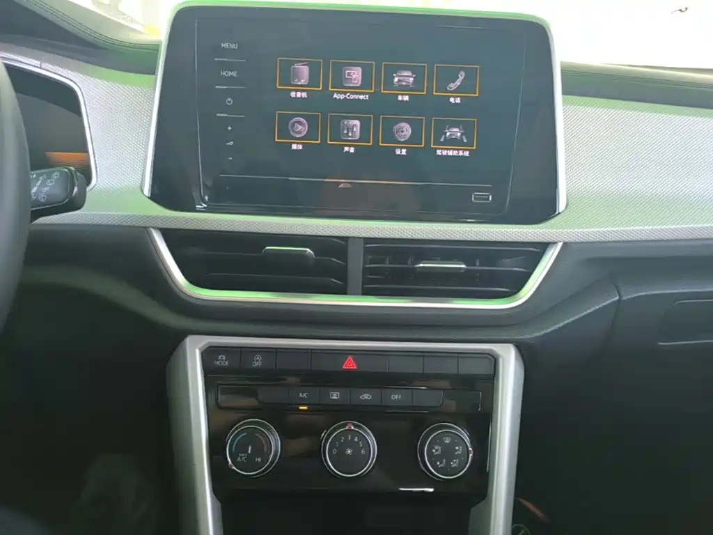 Volkswagen T-Roc, миниатюра 13