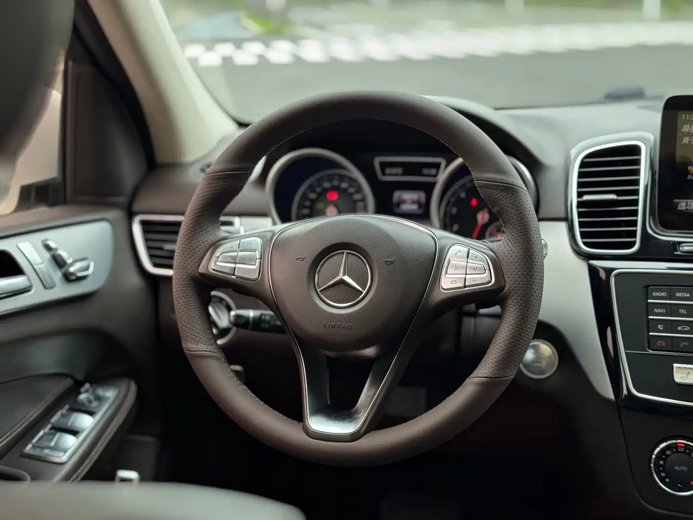Mercedes-Benz GLE 2015 GLE 320 4MATIC фото 8