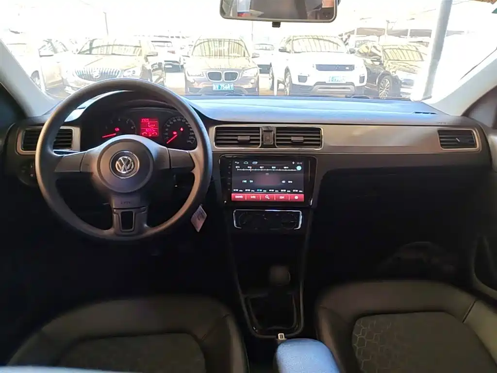 Volkswagen Santana 2015 1.6L Manual Comfort Edition фото 6