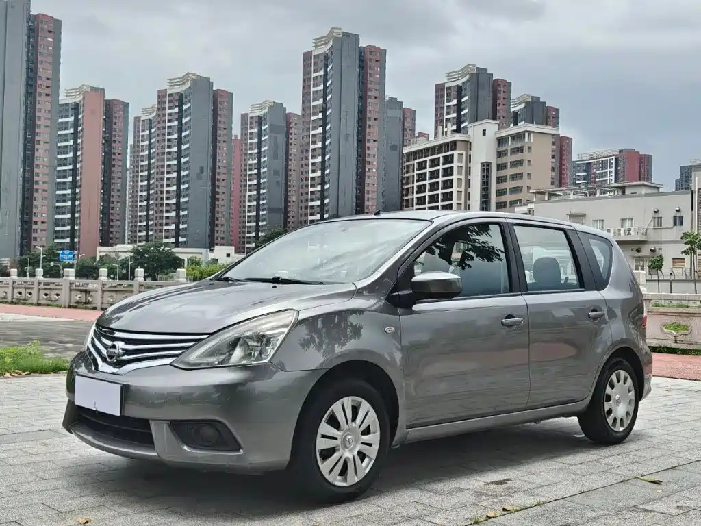 Nissan Livina 2014 2013 1.6XE CVT Comfort