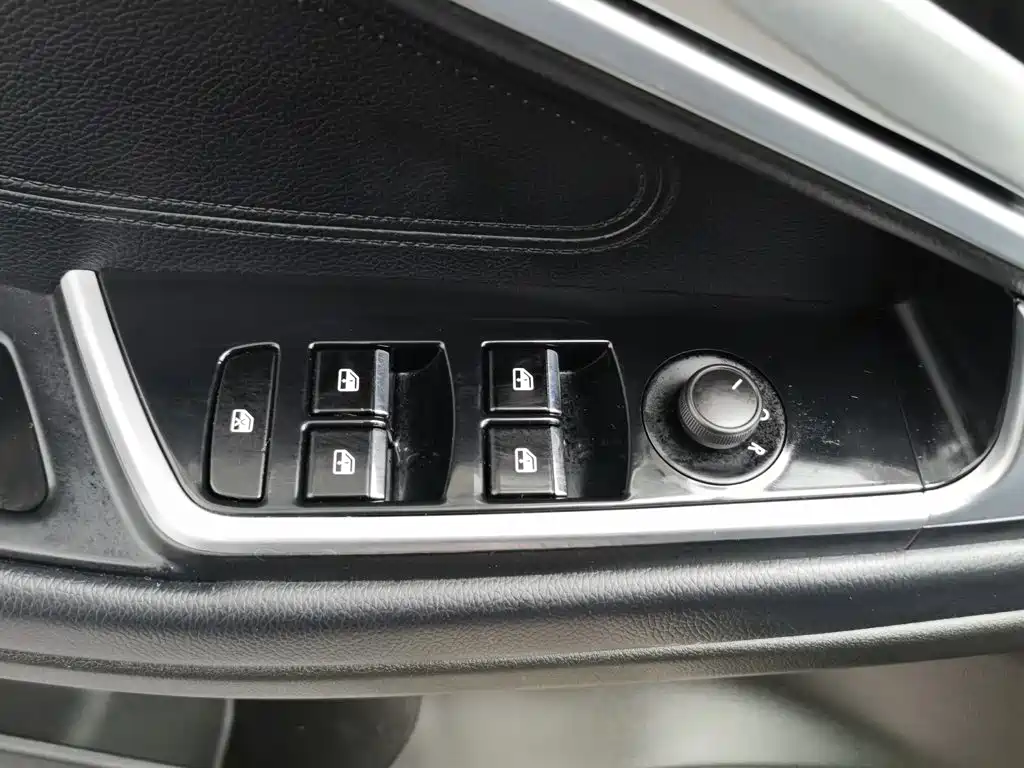 Soueast DX7 2018 2018 Prime 1.5T Manual Smart Connect Star Edition China V